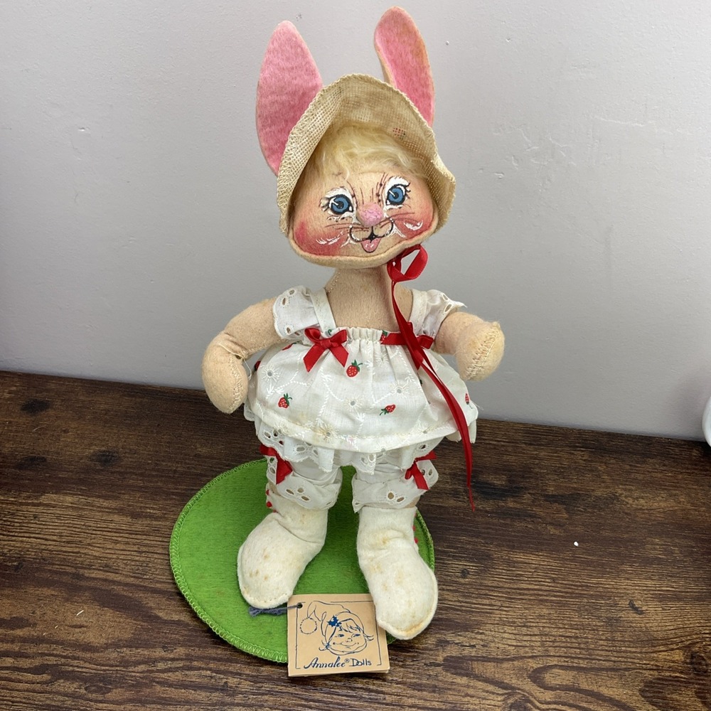 Annalee 11 Inch Spring Easter Parade Bunny Rabbit Girl With Tag